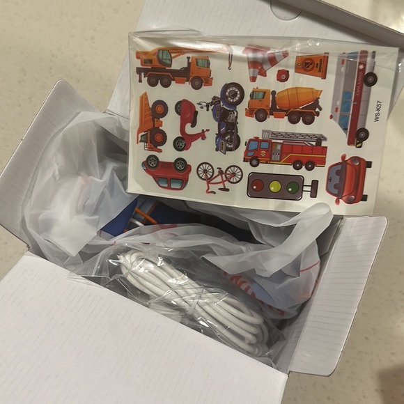 New bee Kids Bluetooth Headphones with Microphone Bluetooth - Picture 9 of 9